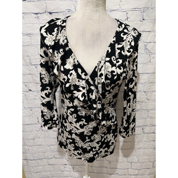 White House Black Market Tops - WHITE HOUSE BLACK MARKET WHBM Black & white floral print 3/4 sleeves blouse M